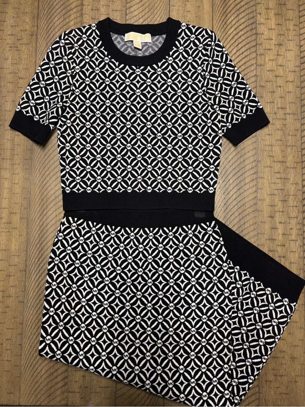 Women’s Black & White Geometric Knit Dress Set